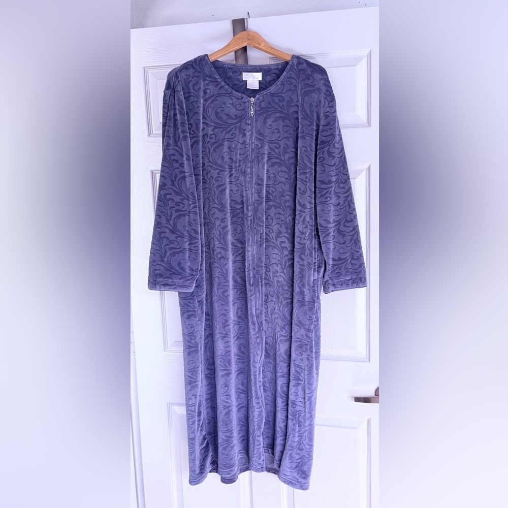 Elegant grayish blue robe